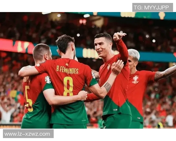 足球巨星巅峰对决谁能称王解析传奇球员之间的精彩较量与历史对抗